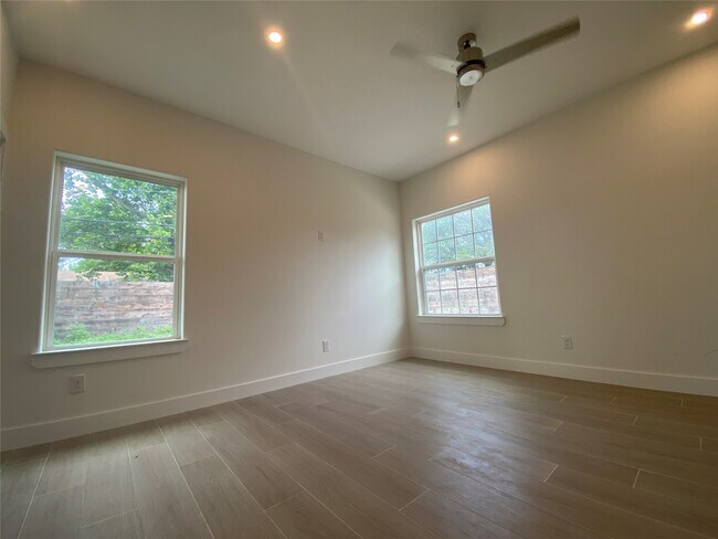 Building Photo - 8502 Alcott Dr