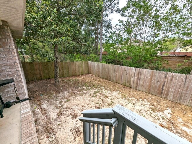 Building Photo - 1609 Ponderosa Dr