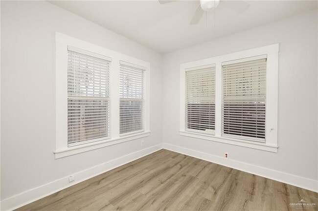 Building Photo - 20 S Dunlap Ave