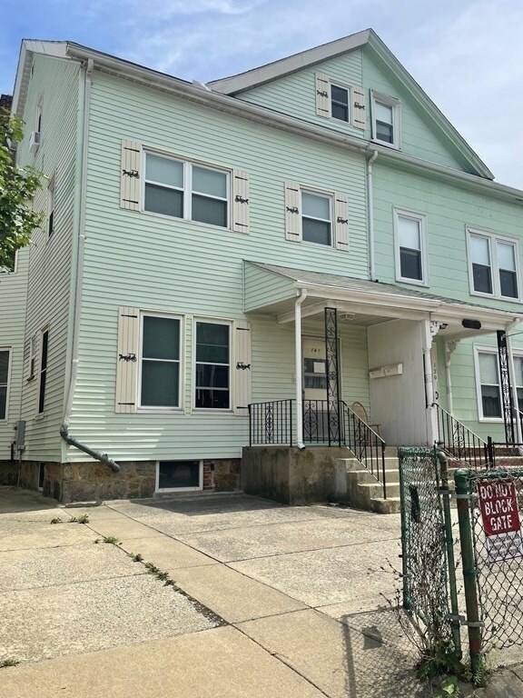 Building Photo - 139 Franklin St