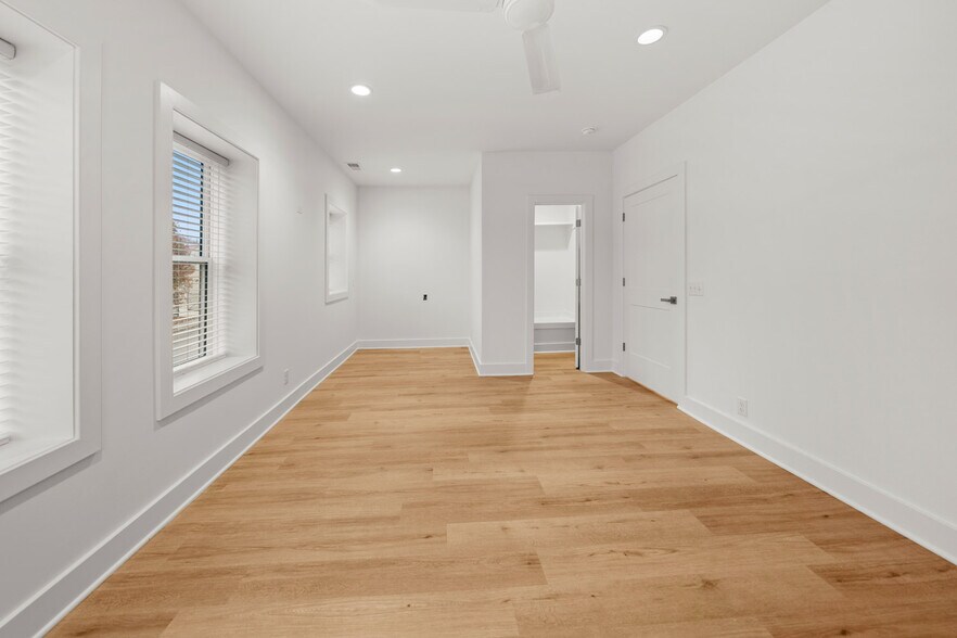 Building Photo - 4245 Troost Ave