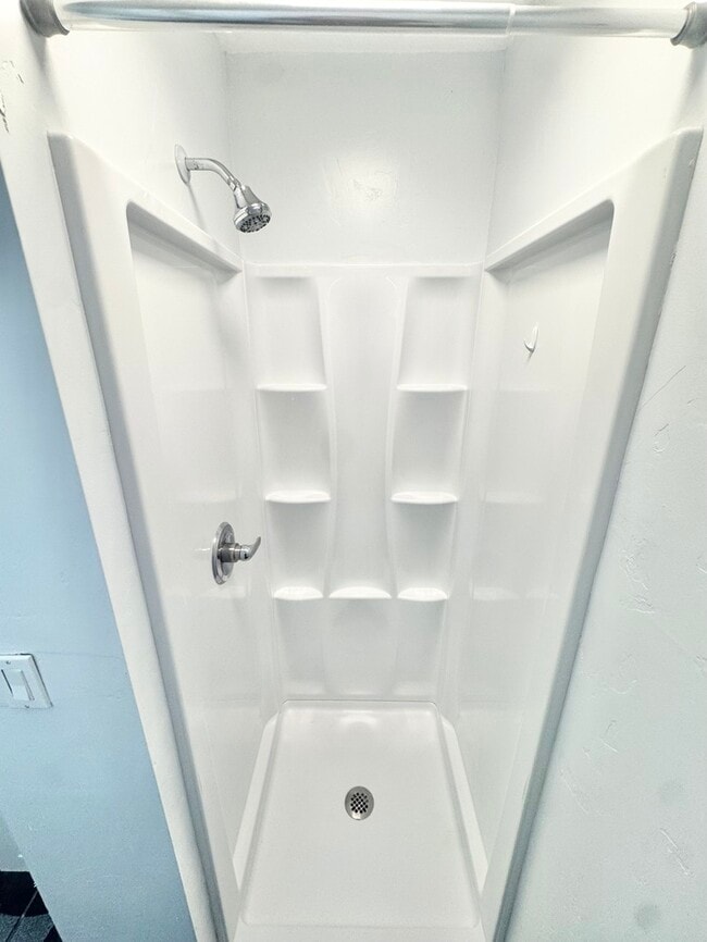 Building Photo - Charming/updated studio in North Highlands!