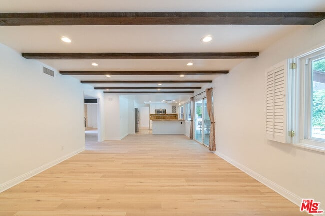 Building Photo - 4220 Towhee Dr