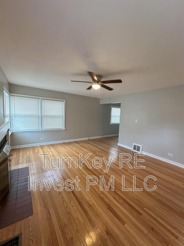 Building Photo - 17959 Loomis Ave