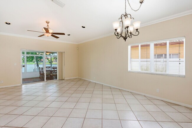 Building Photo - 1343 SW 44th Terrace