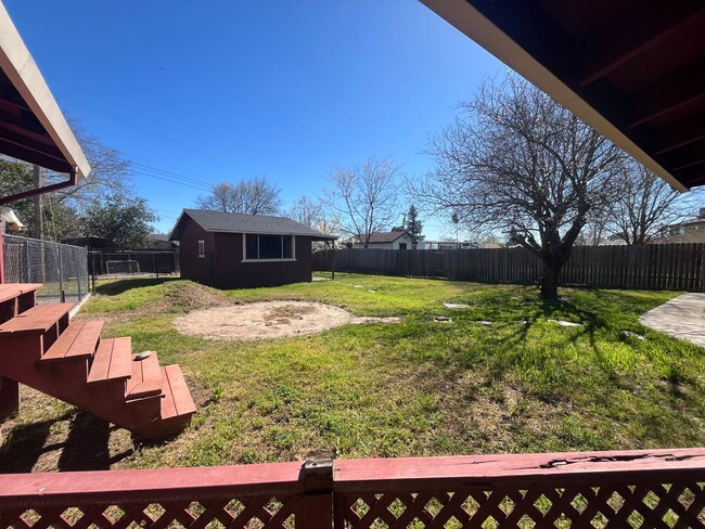 Building Photo - Spacious 4bed 2bath home in Elverta!