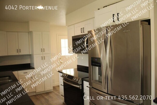 Building Photo - 4042 Porter Ave
