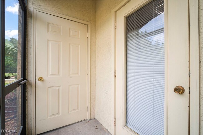 Building Photo - 11511 Villa Grand
