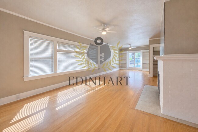 Building Photo - 1105 N College Ave