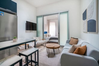 Building Photo - 317 E 78th St