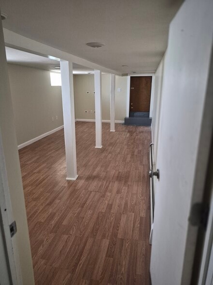 Building Photo - 9 Maple St