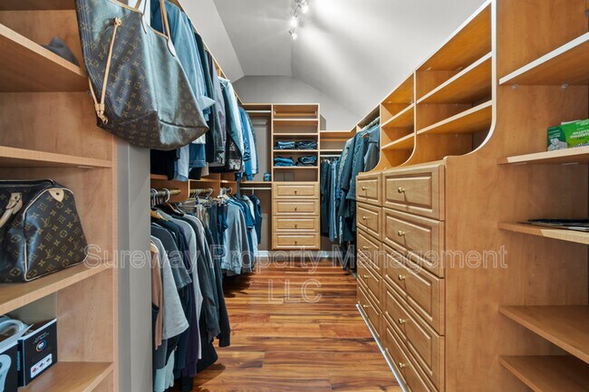 Building Photo - 2 Heather Ln