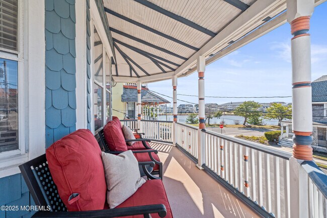 Building Photo - 49 Franklin Ave