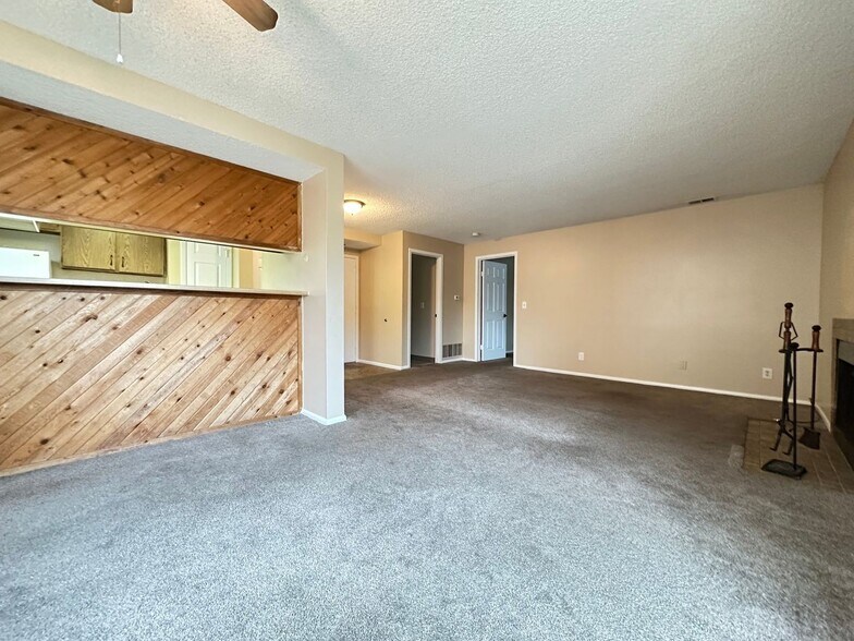 Building Photo - 12504 E Cornell Ave