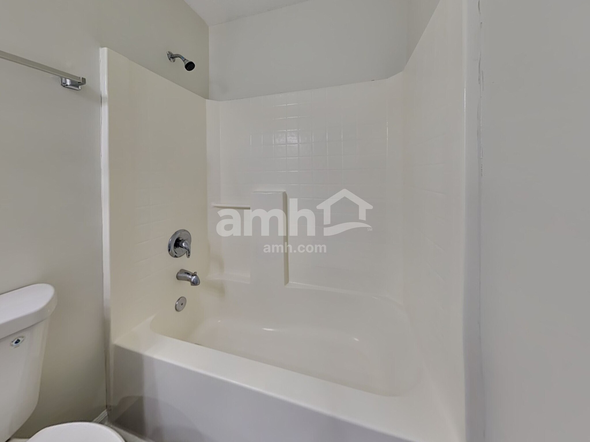 Building Photo - 125 Ducane St