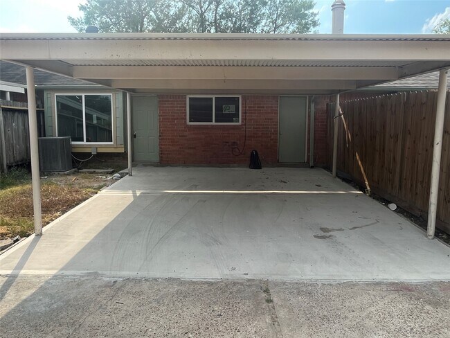 Building Photo - 12829 High Star Dr