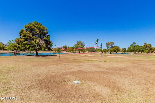 Building Photo - 8100 E Camelback Rd