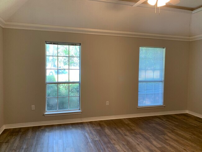 Building Photo - 307 Sand Myrtle Way