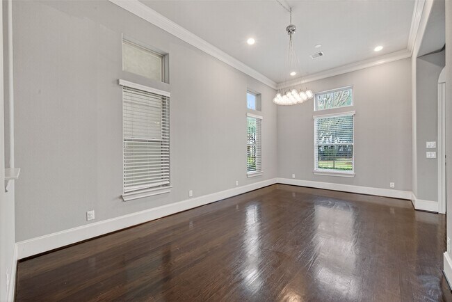 Building Photo - 10917 Upland Park