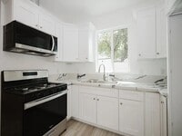 Building Photo - 21032 Ingomar St