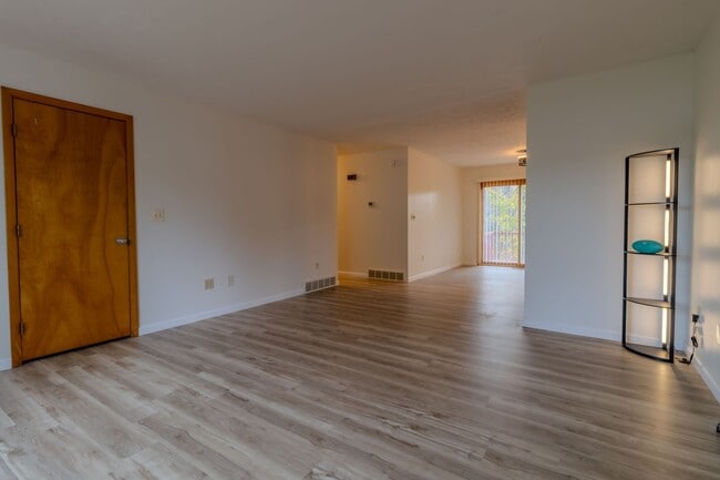 Building Photo - Bright, Beautiful, and Effortlessly Move-In Ready