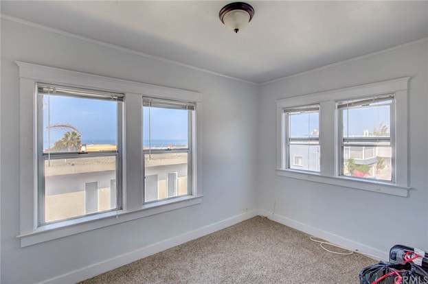 Building Photo - 223 24th St