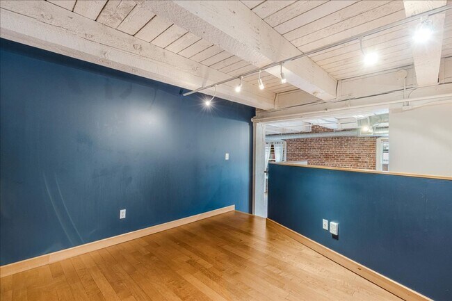 Building Photo - 416 NW 13th Ave