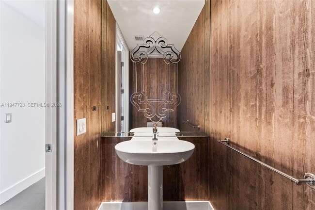 Building Photo - 1100 Biscayne Blvd