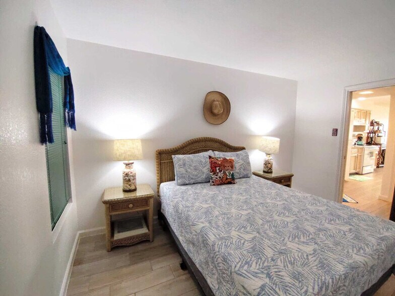 Building Photo - 5605 Gulf Blvd