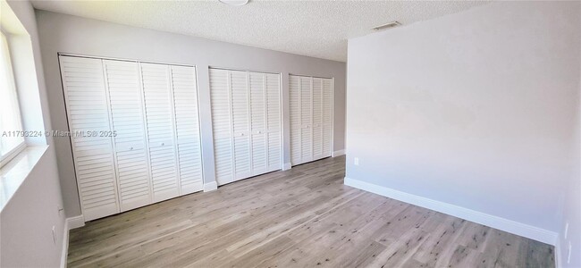 Building Photo - 1100 SW 104th Ct
