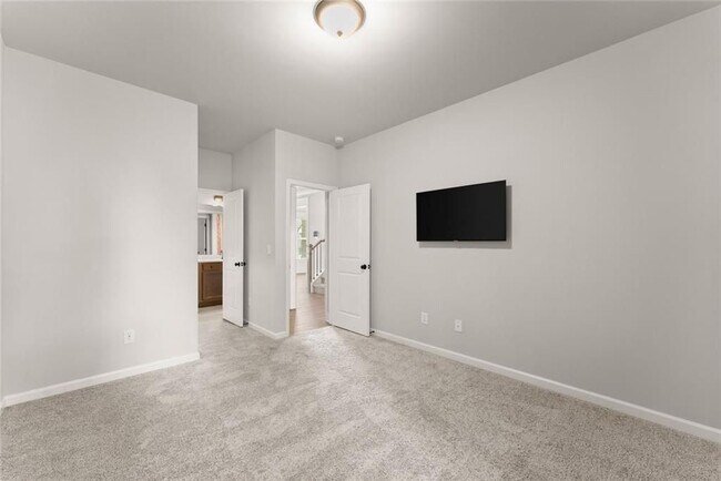 Building Photo - 4656 Silver Oak Dr SW