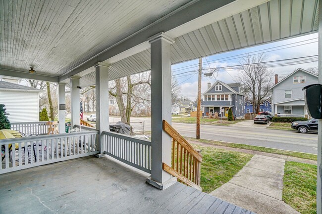 Building Photo - Newly renovated 2bed/1bath