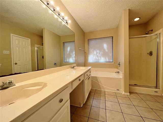 Building Photo - 4021 Busch Gardens Dr