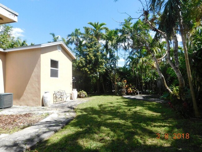 Building Photo - 6608 SW 65th St