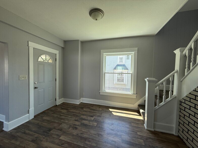 Building Photo - 86 17th St NW