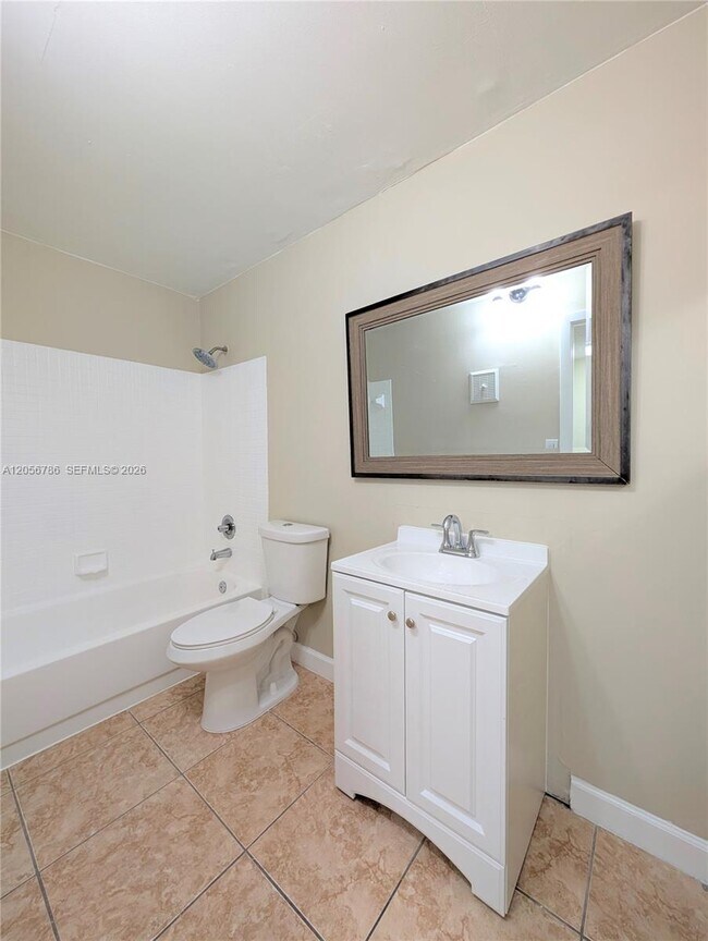 Building Photo - 10765 SW 108th Ave