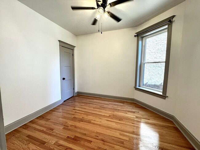 Building Photo - 2424 N Mozart St