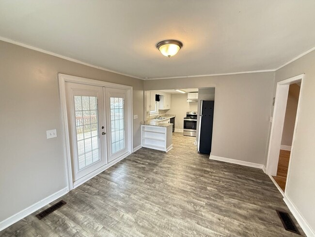 Building Photo - Charming Historic 3 Bedroom Home in the Heart of Stanley NC