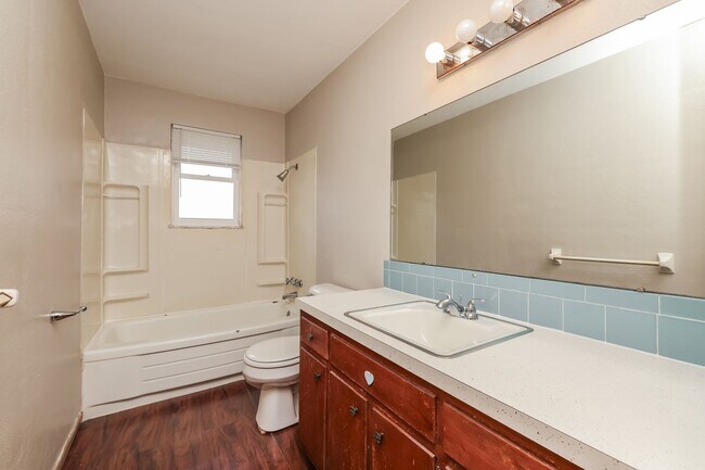 Building Photo - 425-453 Ogden Road