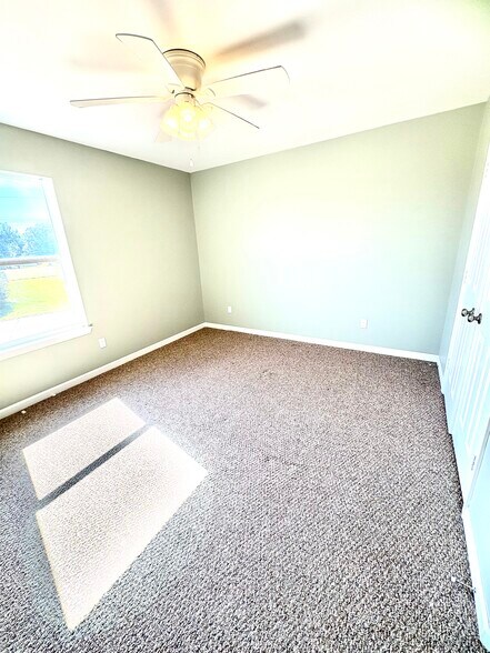 Building Photo - 1603 Dehart