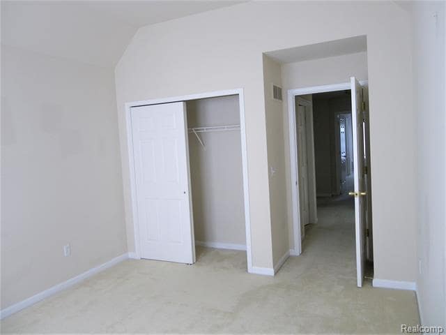 Building Photo - 26384 Island Lake Dr