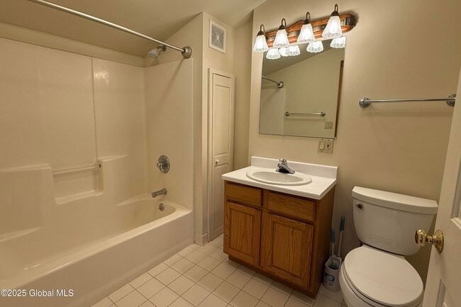 Building Photo - 109 Lake Ave