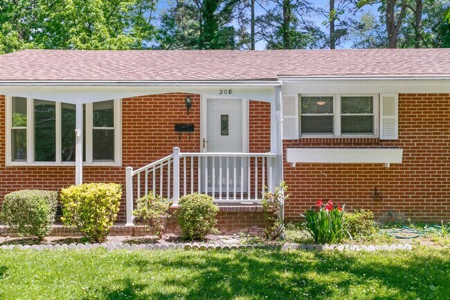Building Photo - 208 Longhill Rd