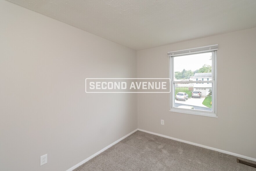 Building Photo - 564 Carnival Dr