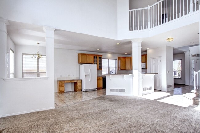Building Photo - Metzler Ranch single family 4b/3b huge gar...