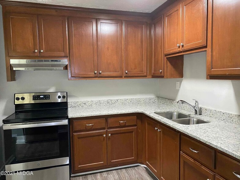 Building Photo - 103 Dogwood Cir