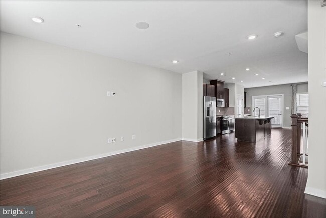 Building Photo - 6302 Greenleigh Ave