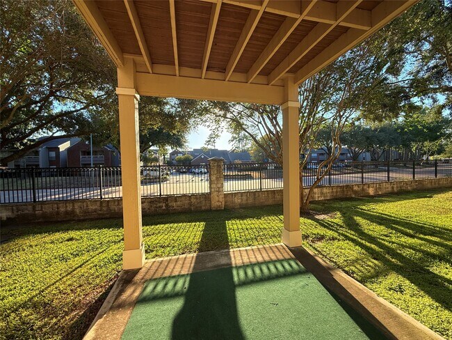 Building Photo - 13600 Breton Ridge St