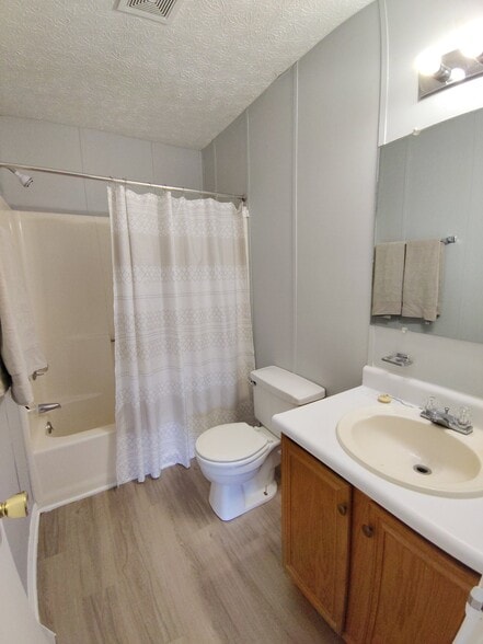 Building Photo - 16 Duiguid Dr