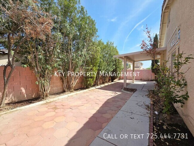 Building Photo - 9726 Tomorrow Ct